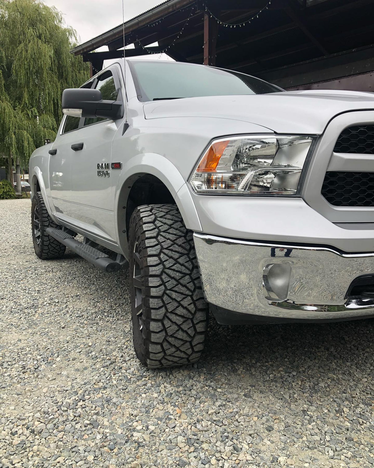 Dodge Ram 1500 4x4 y Ram 1500 Classic 4x4 2009-2023: kit de elevación delantera de 0,5" y trasera de 1,25" n.º 604018