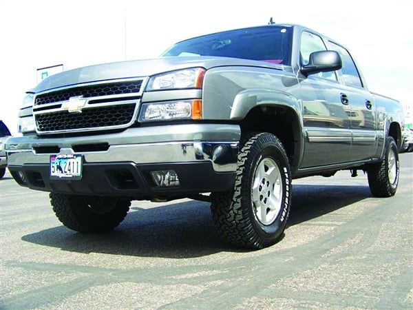 1999-2006 Chevy Silverado, Escalade, Avalanche, Suburban, Sierra, & Yukon 2-3" Front Leveling Kit #404015