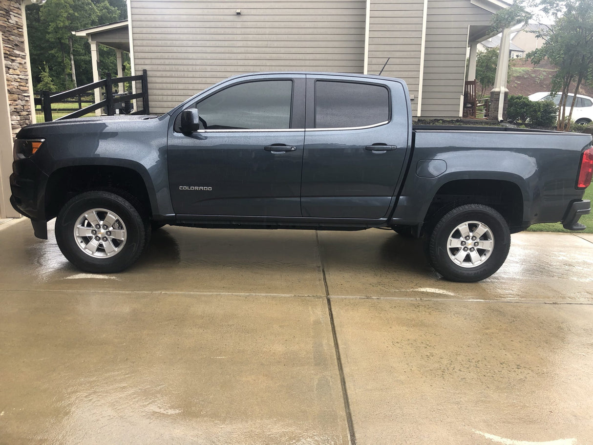 Chevrolet Colorado y GMC Canyon 2015-2022 2wd y 4x4: kit de elevación delantera de 3" y trasera de 1,5" n.º 403035