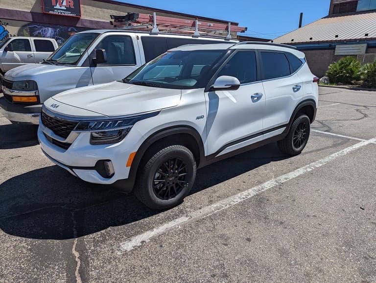 2019-2023 Kia Seltos SUV &amp; 2018-2023 Hyundai Kona SUV - 2.0" Front and 2.0" Rear Lift Kit with Shock Shaft Extensions #304024